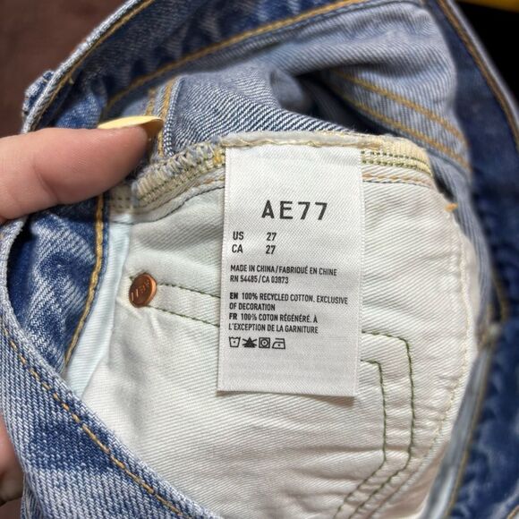 AE77  American Eagle The High Rise Cuff-OFF Medium Wash 27 Jean Shorts NEW - Picture 10 of 13